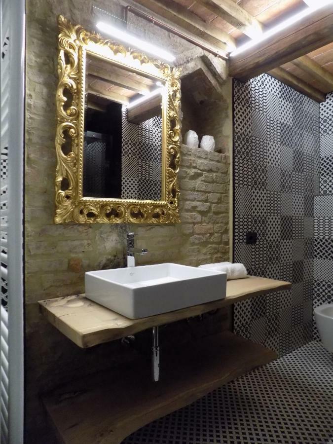 Luxury Suite Apartment Angiolieri Siena Bagian luar foto