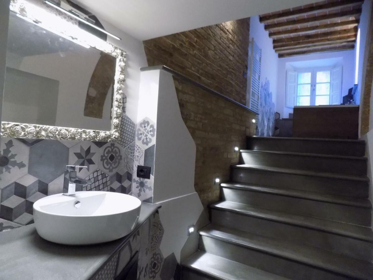 Luxury Suite Apartment Angiolieri Siena Bagian luar foto